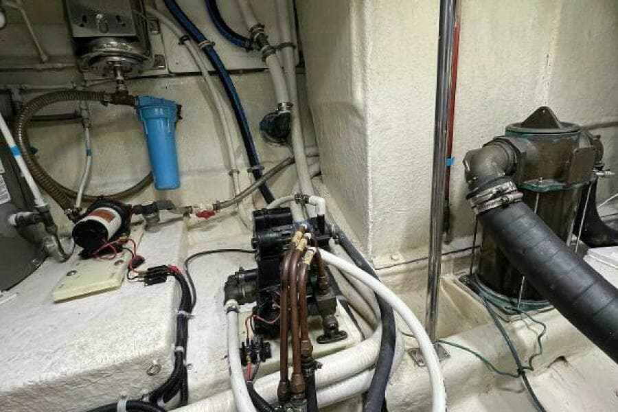 1998 Hyatt 51 Aft Cabin MY