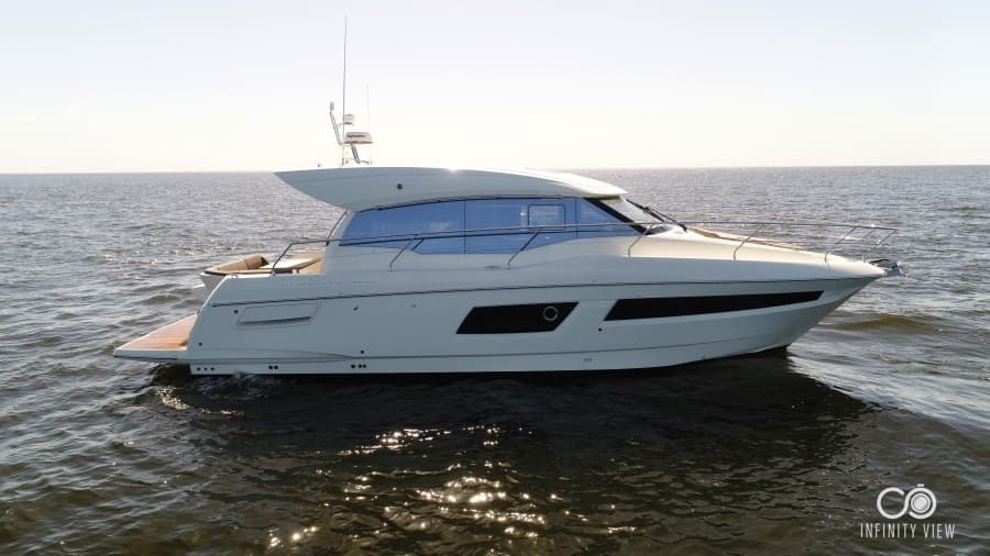 2018 Prestige 460 S