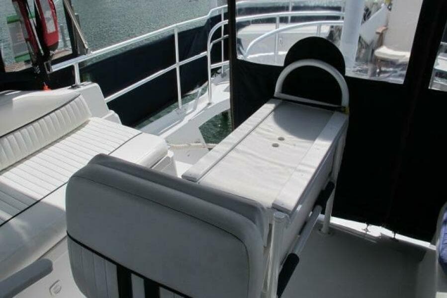 1999 Mainship 350