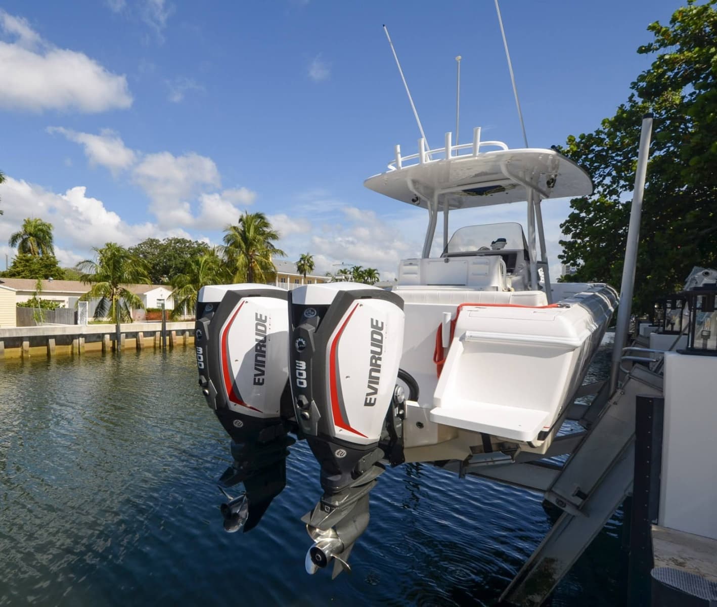 2013 Intrepid 300 Center Console