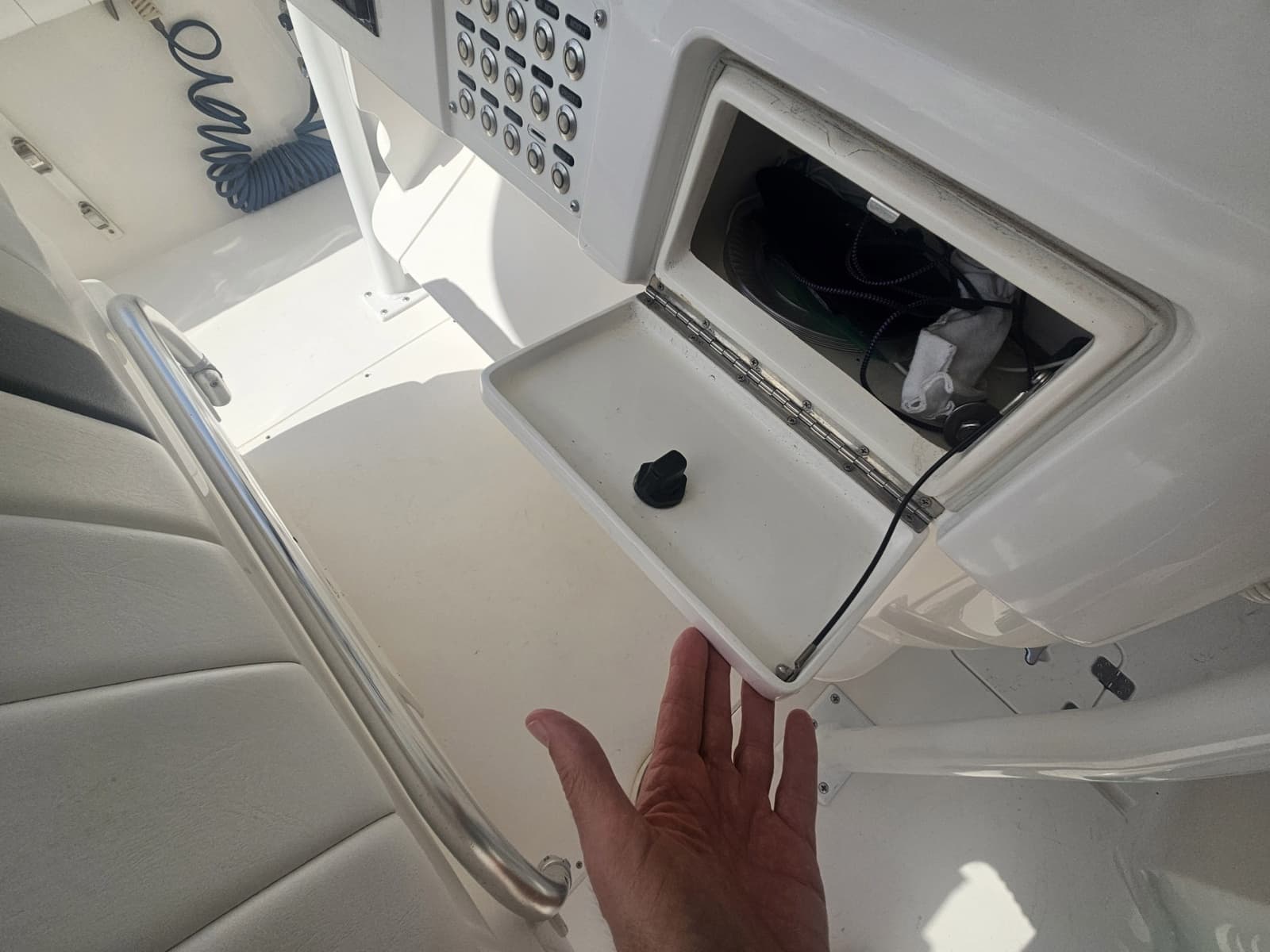 2013 Intrepid 300 Center Console