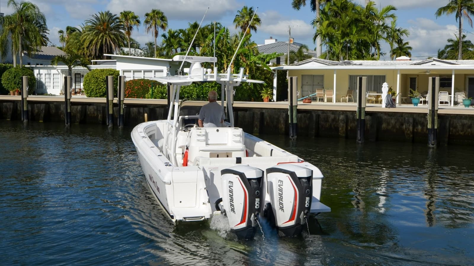 2013 Intrepid 300 Center Console