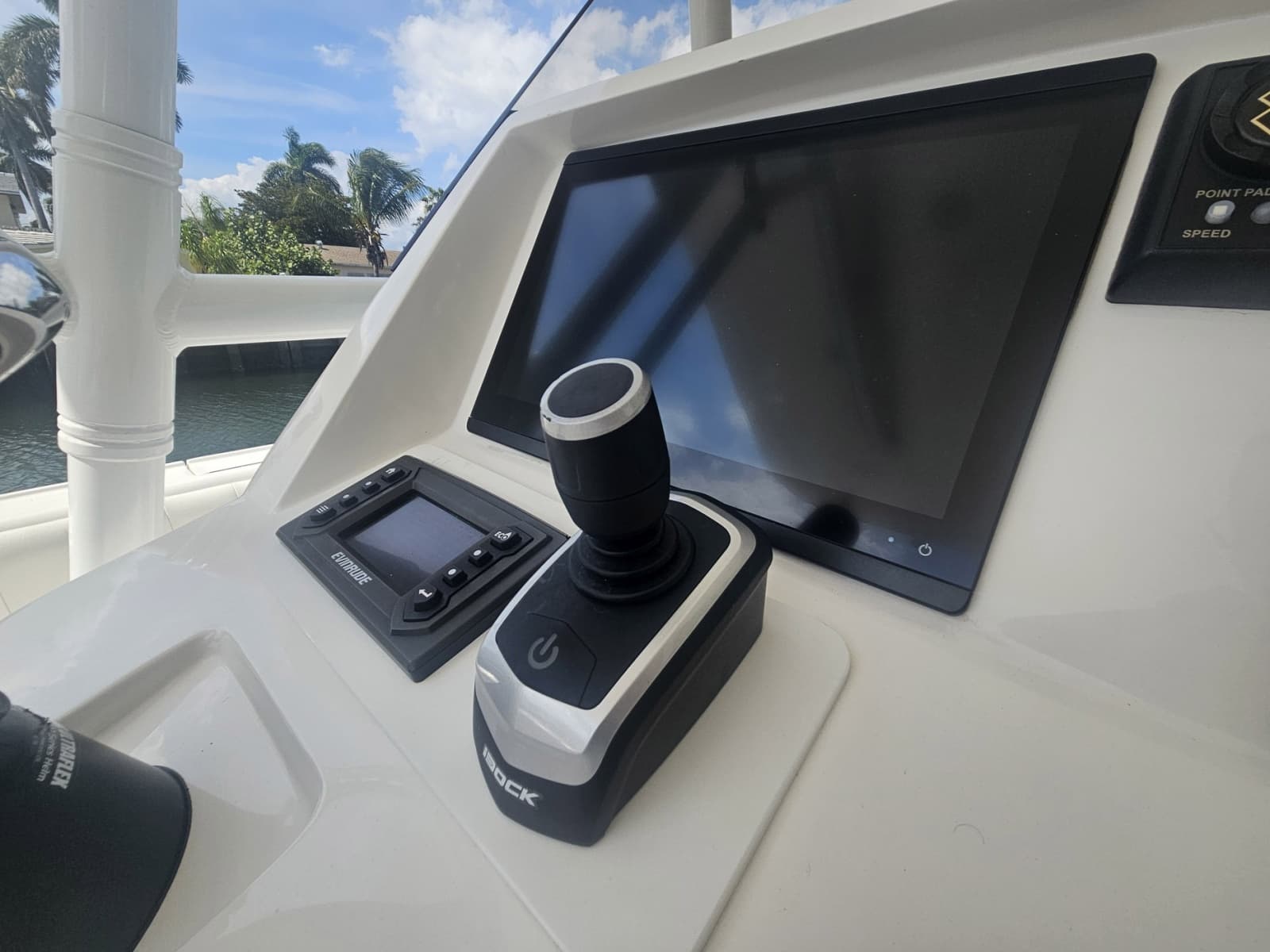 2013 Intrepid 300 Center Console