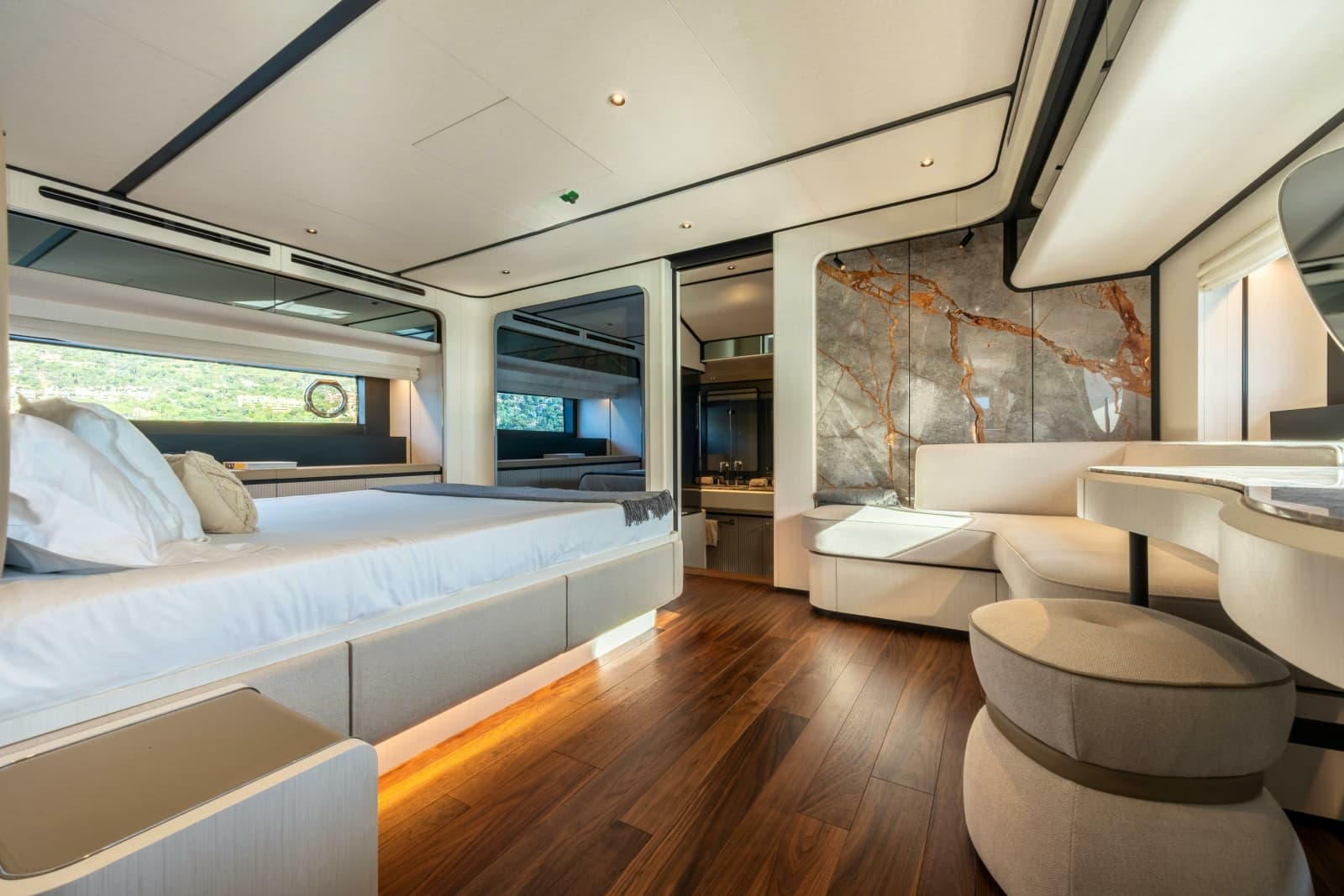 2025 Ferretti Yachts Ferretti 940 - Photo 14
