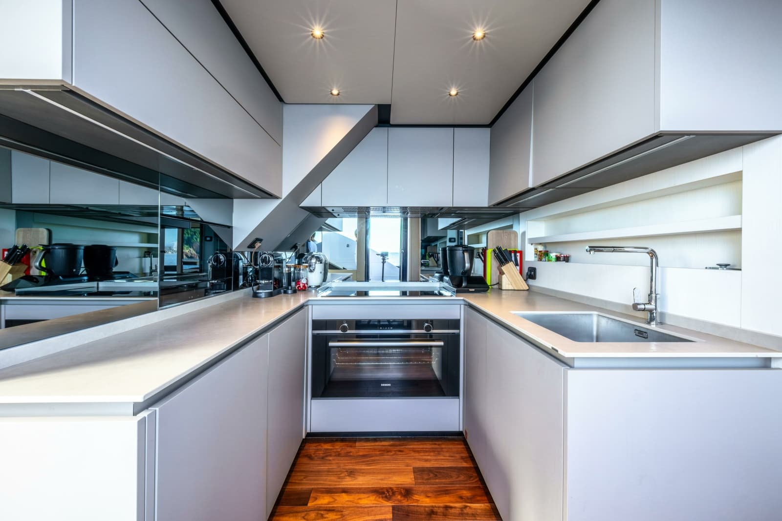 2025 Ferretti Yachts Ferretti 940 - Photo 32