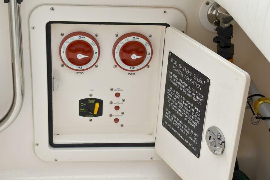 2012 Grady-White Canyon 271