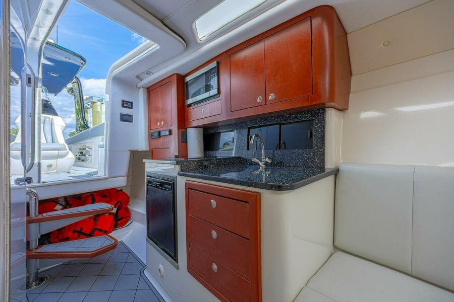 2010 Concept 4400 Sport Yacht