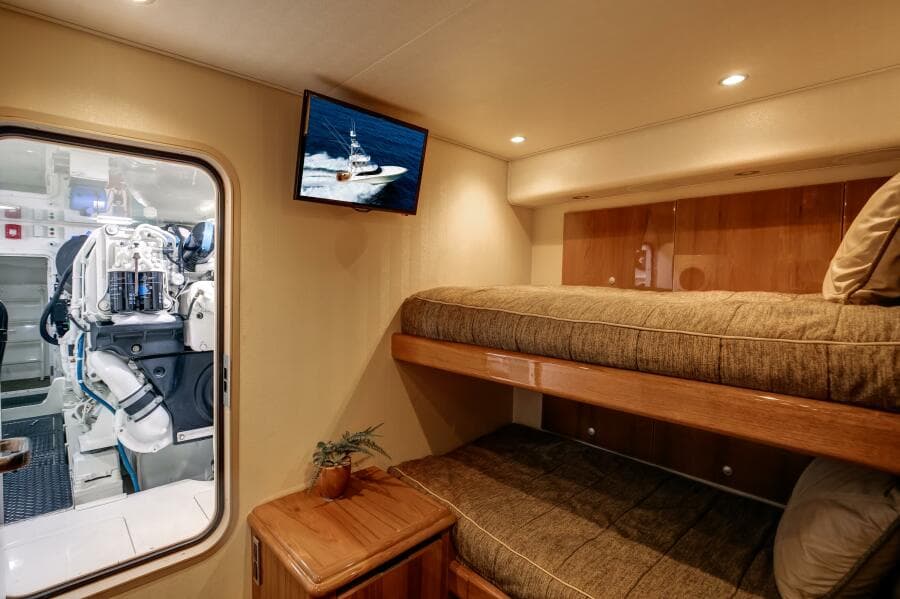 Viking 70 Convertible - Stateroom, Over/Under berths