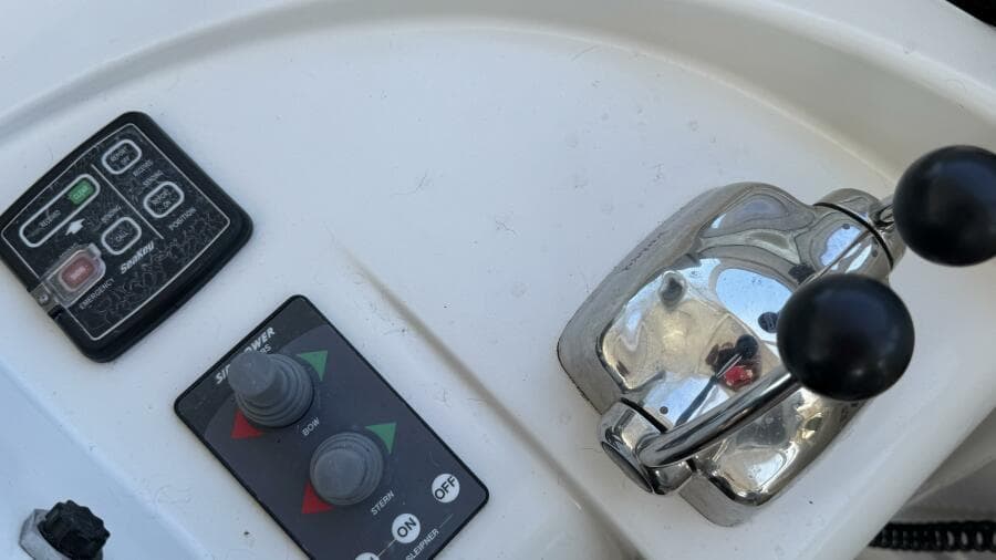 Flybridge Equipment & Navigation