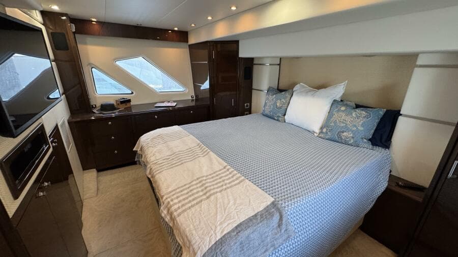 Full Beam Owners Stateroom