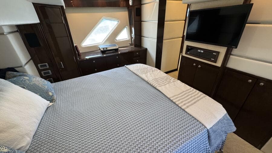 Full Beam Owners Stateroom