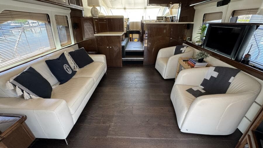 Salon Entrance Looking Forward