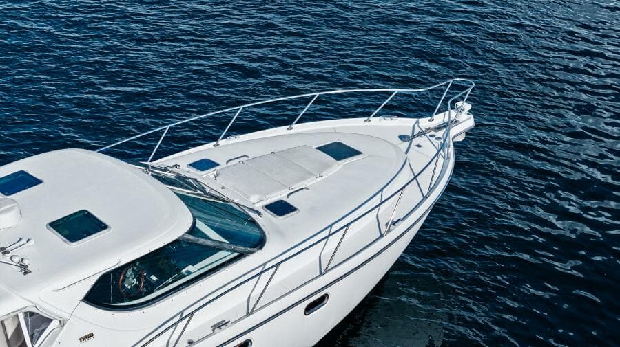 007 Tiara Yachts 4300 Sovran - Profile