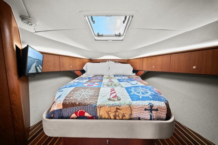 2007 Tiara Yachts 4300 Sovran - Stateroom