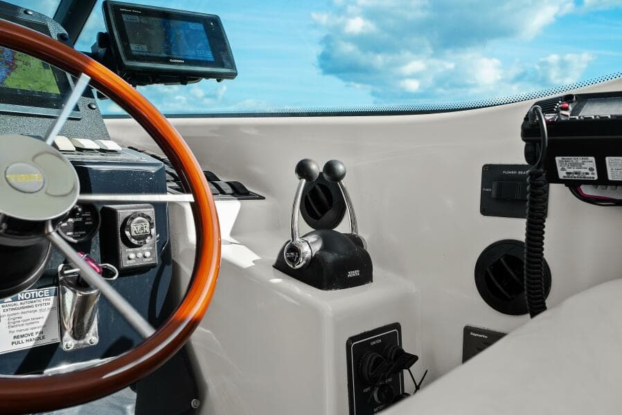 2007 Tiara Yachts 4300 Sovran - Helm/Electronics 