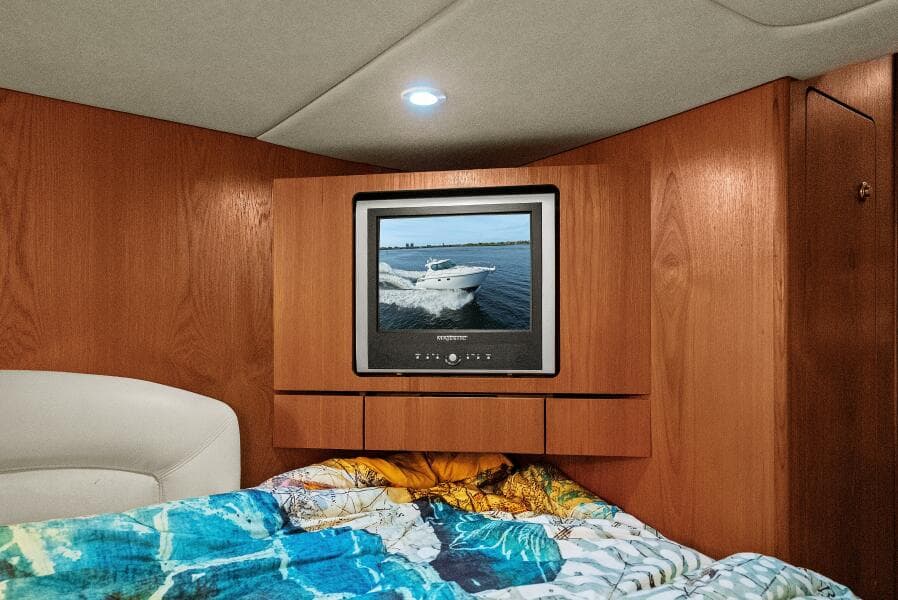 2007 Tiara Yachts 4300 Sovran - Stateroom 