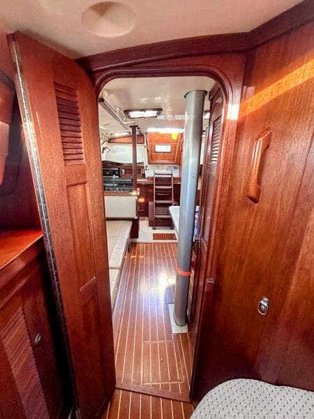 1999 Island Packet 320