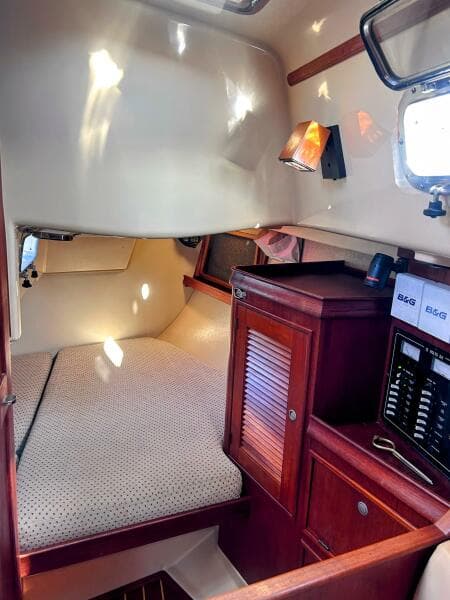 1999 Island Packet 320