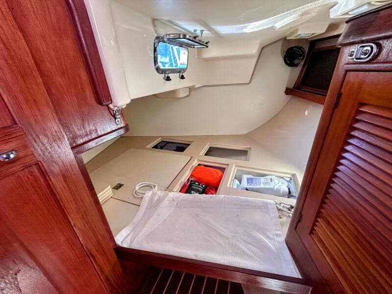 1999 Island Packet 320