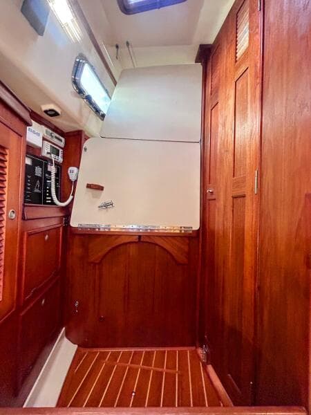 1999 Island Packet 320