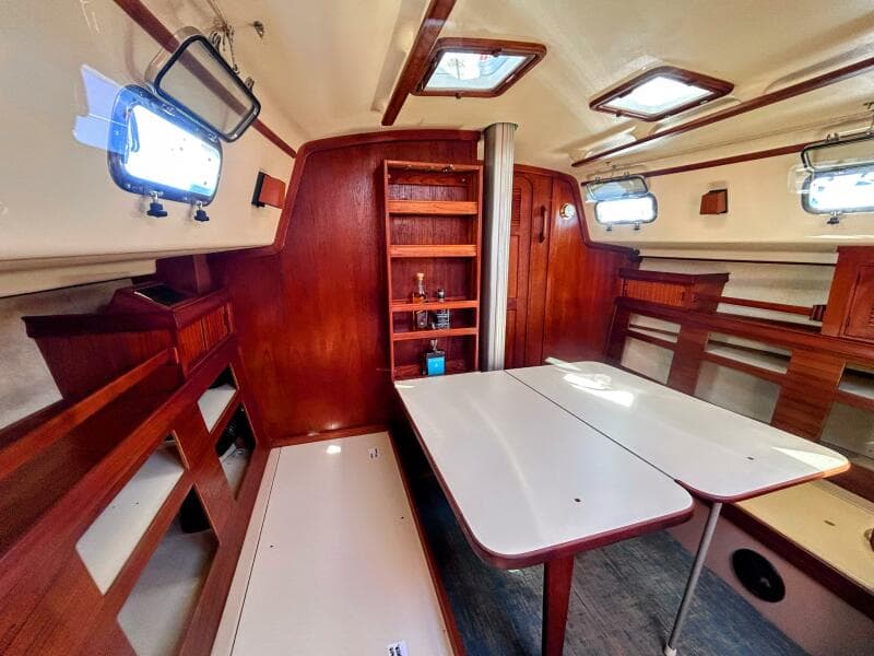 1999 Island Packet 320