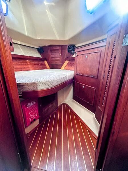 1999 Island Packet 320