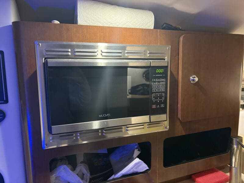 2019 Crownline 264 CR