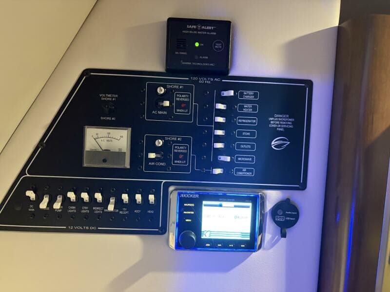 2019 Crownline 264 CR