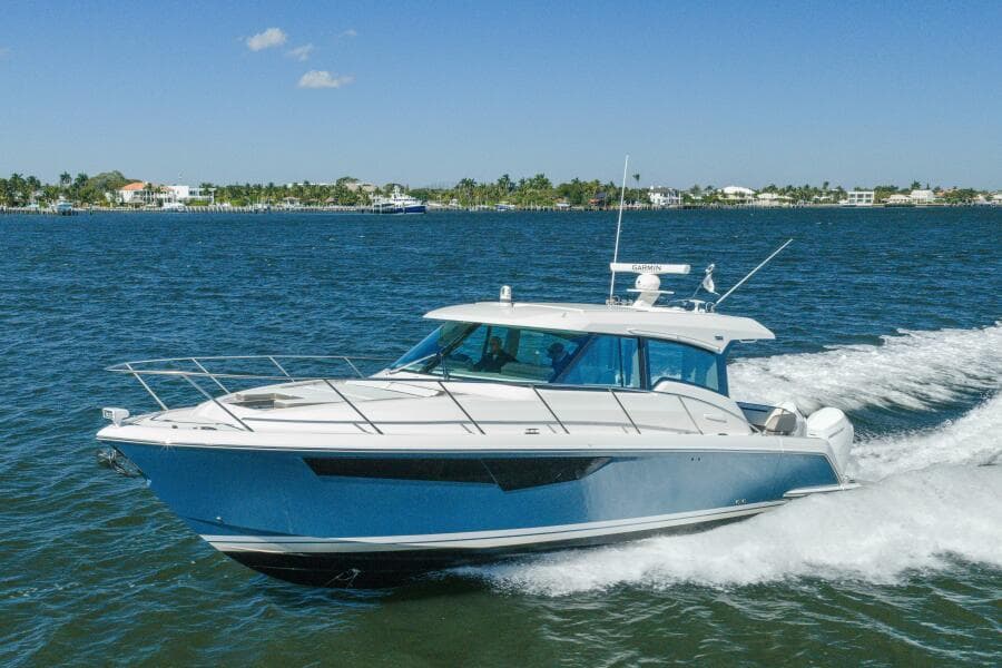 2025 Tiara Yachts 43 LE