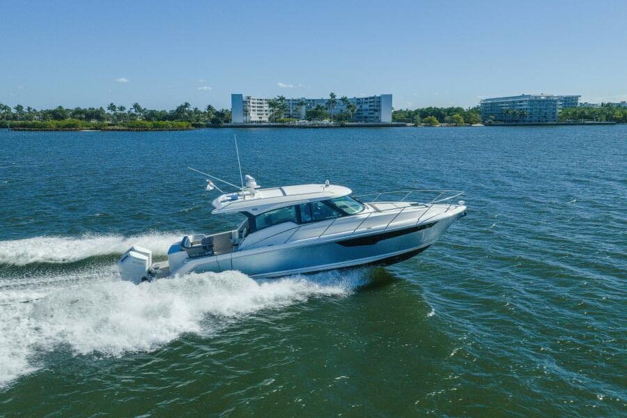2025 Tiara Yachts 43 LE