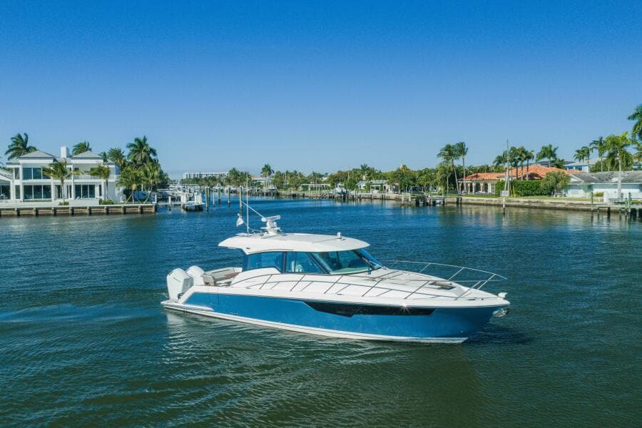 2025 Tiara Yachts 43 LE