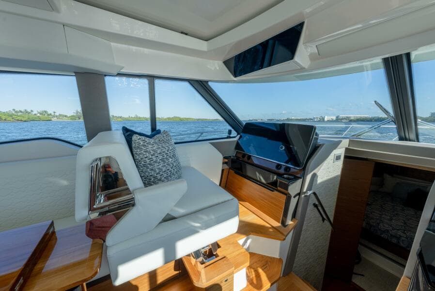 2025 Tiara Yachts 43 LE