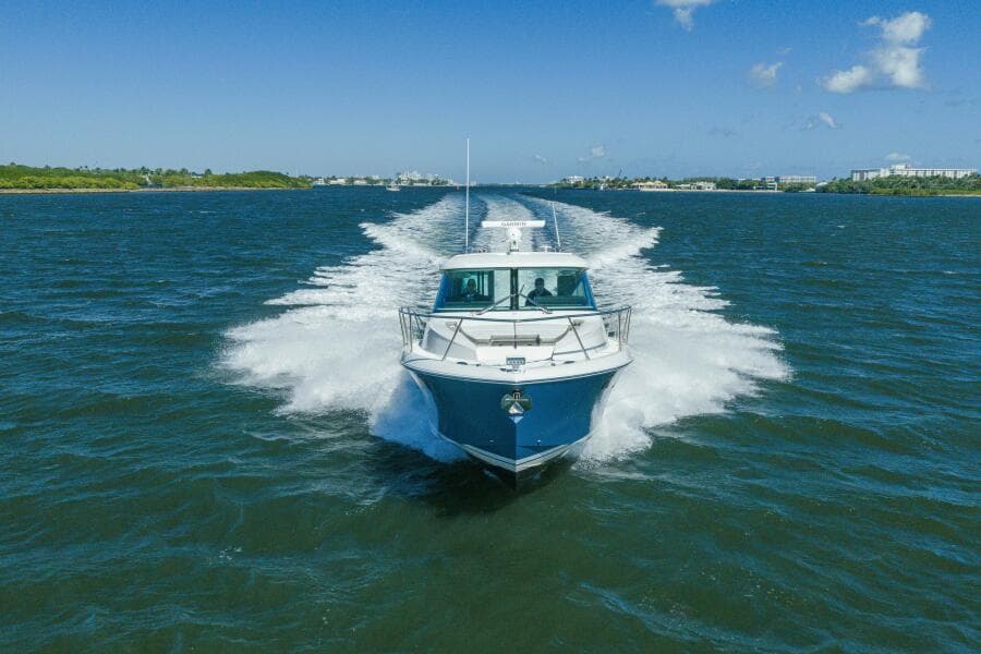 2025 Tiara Yachts 43 LE