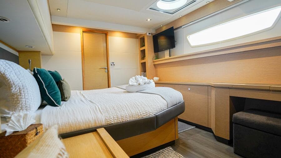 2017 Fountaine Pajot Victoria 67