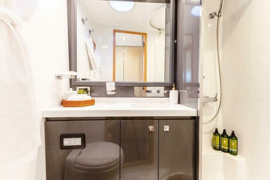 2017 Fountaine Pajot Victoria 67