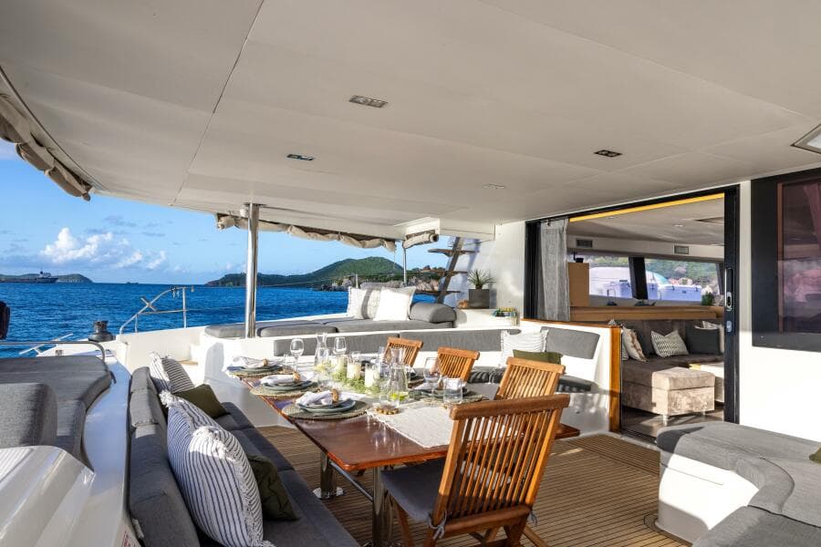 2017 Fountaine Pajot Victoria 67