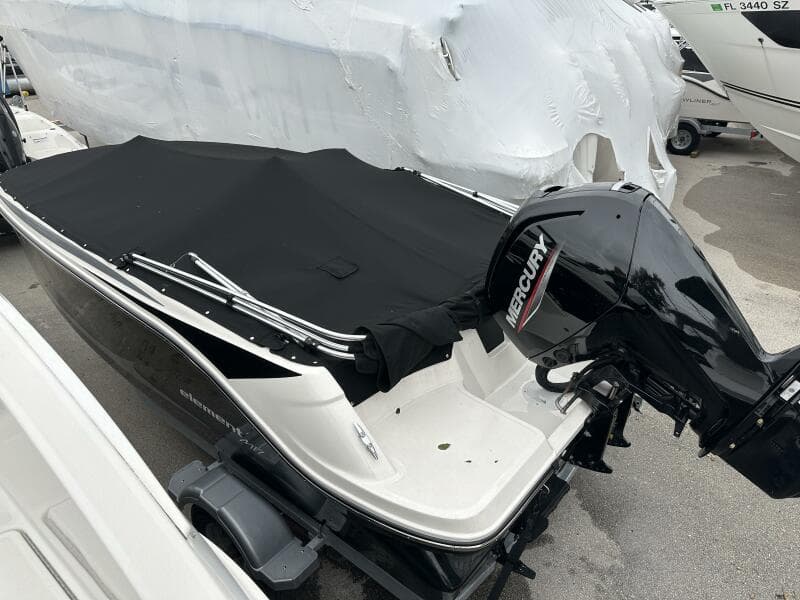 2023 Bayliner M17