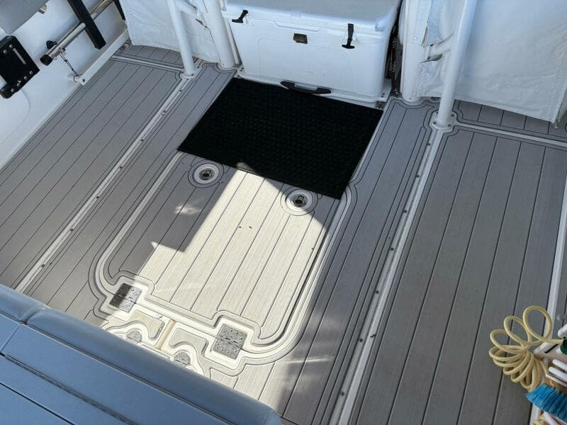 2017 Everglades 350 LX