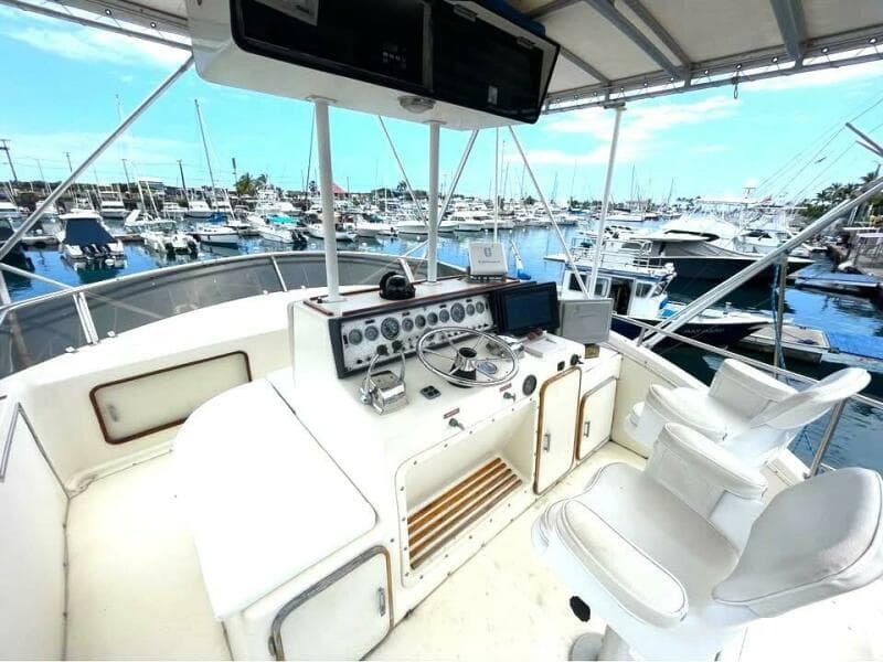 1986 Chris-Craft 422 COMMANDER