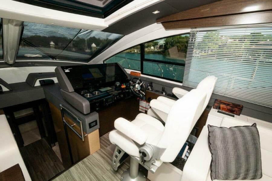 2019 Cruisers Yachts 60 Cantius- AFTER FIVE