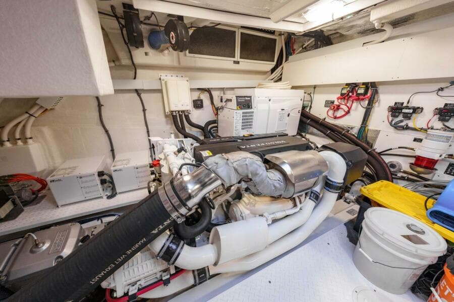 2019 Cruisers Yachts 60 Cantius- AFTER FIVE