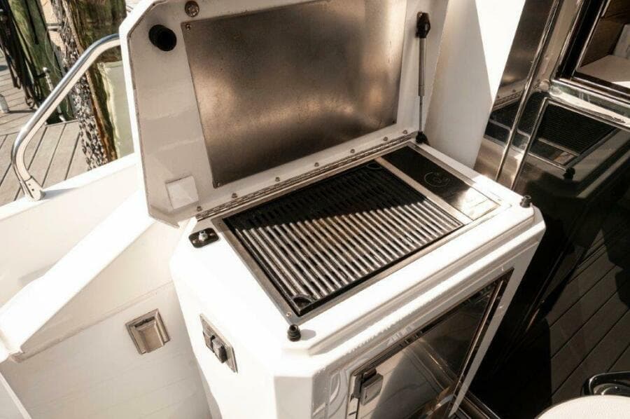 2019 Cruisers Yachts 60 Cantius- AFTER FIVE