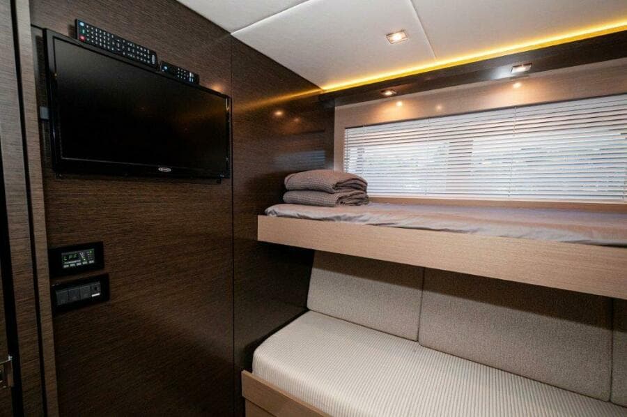 2019 Cruisers Yachts 60 Cantius- AFTER FIVE