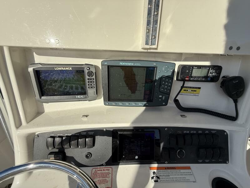2006 Boston Whaler 240 Outrage