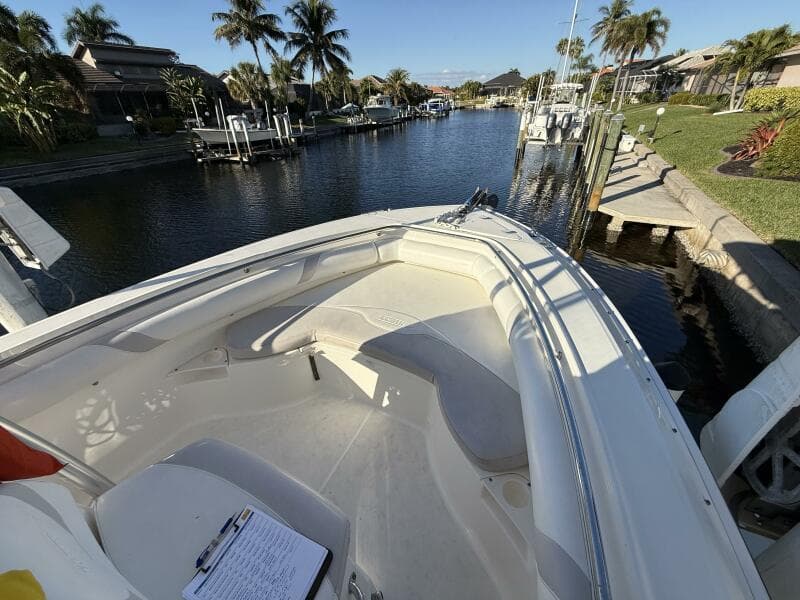 2006 Boston Whaler 240 Outrage