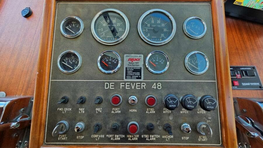 1987 DeFever 48 Tri Cabin