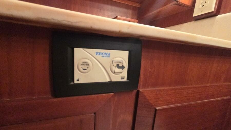 1987 DeFever 48 Tri Cabin