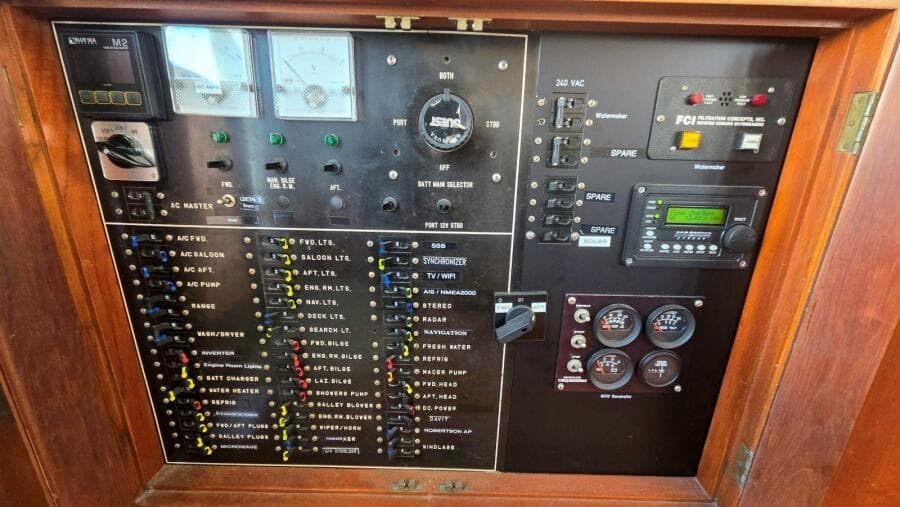 1987 DeFever 48 Tri Cabin