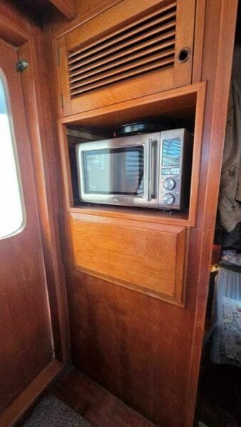 1987 DeFever 48 Tri Cabin