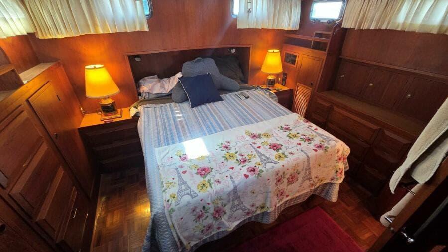 1987 DeFever 48 Tri Cabin